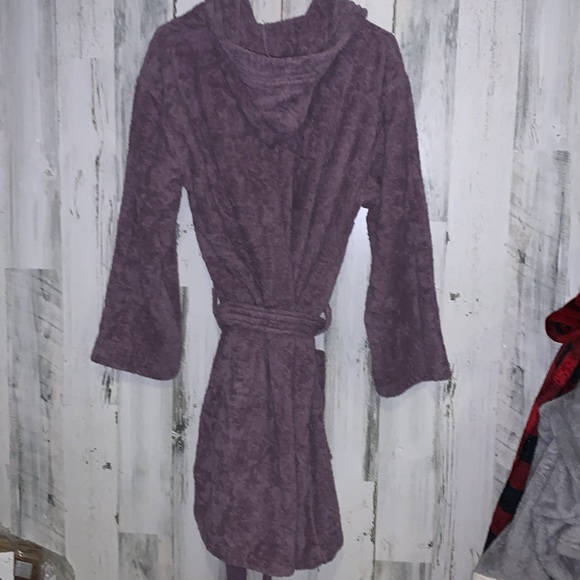 1127 Concierge Collection Turkish Hooded Robe - Picture 4 of 5